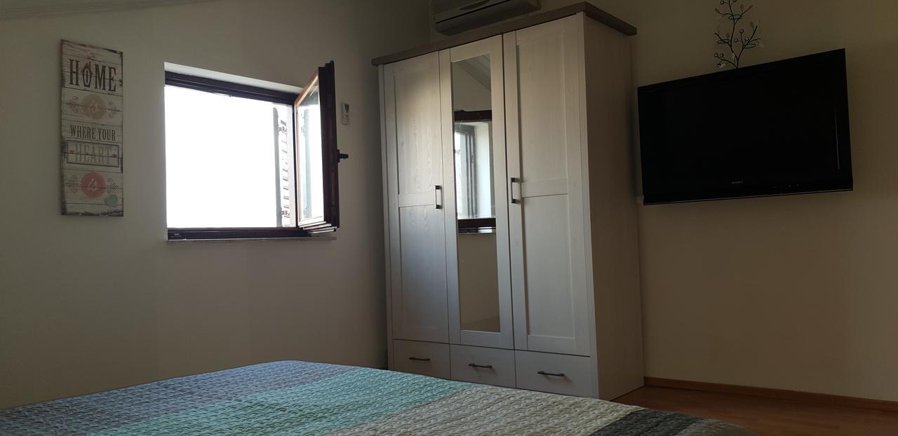 Apartment Tezak Kukci Buitenkant foto