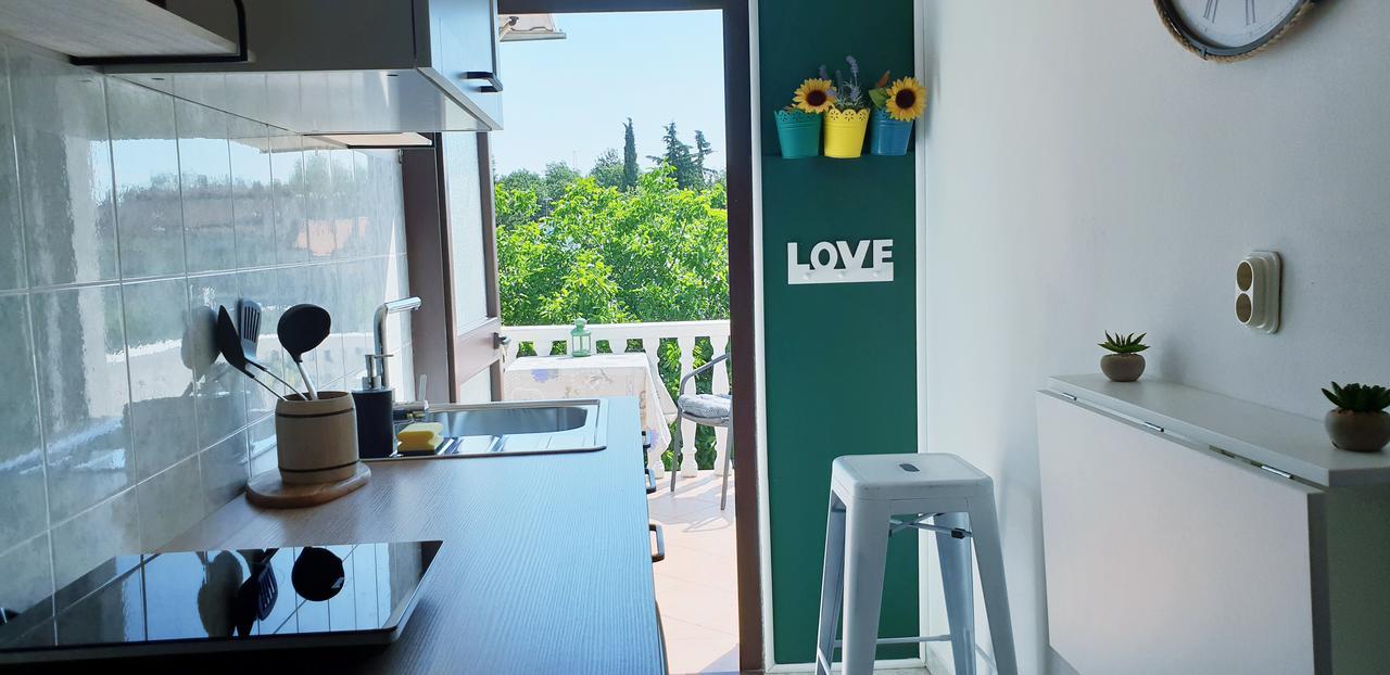 Apartment Tezak Kukci Buitenkant foto