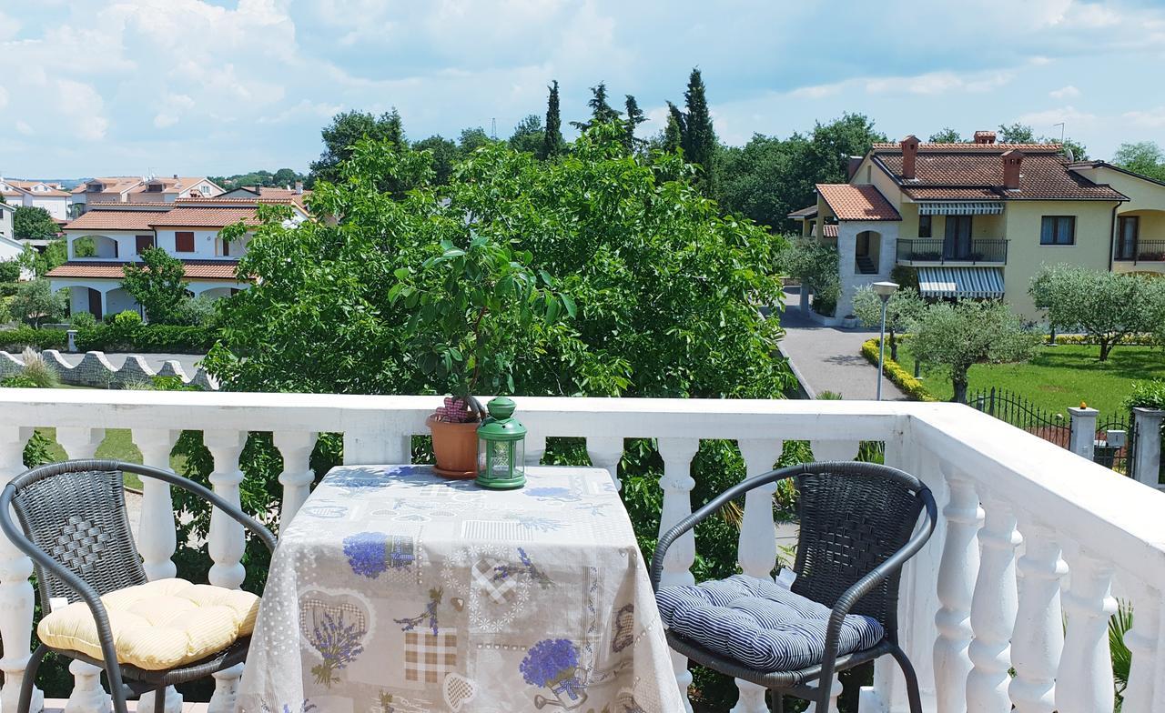 Apartment Tezak Kukci Buitenkant foto