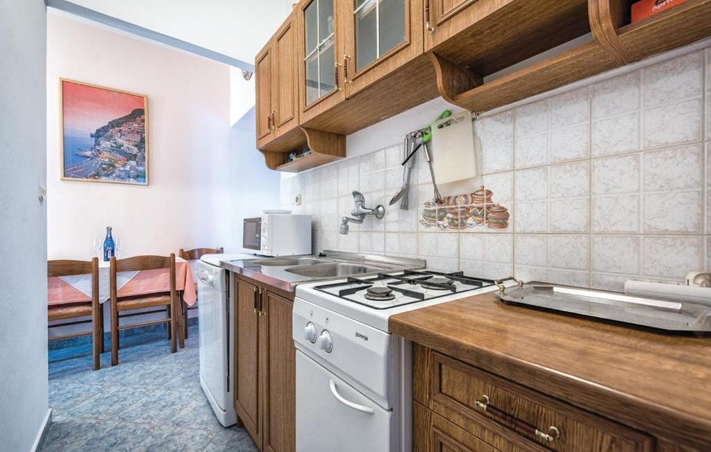 Apartment Tezak Kukci Buitenkant foto