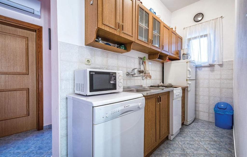 Apartment Tezak Kukci Buitenkant foto